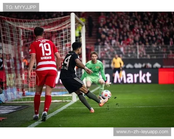 凯恩门前铲射再度得分，拜仁继续领跑